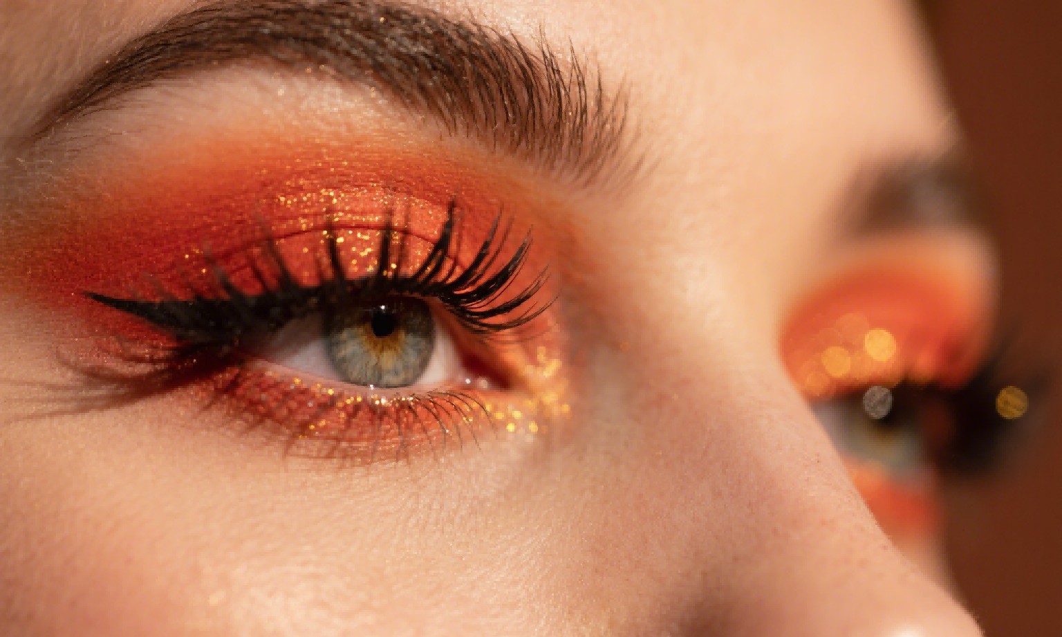 False Eyelashes for Hooded Eyes: 7 Expert-Approved Styles for Depth